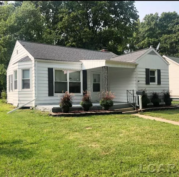 369 N McKenzie, Adrian, MI 49221