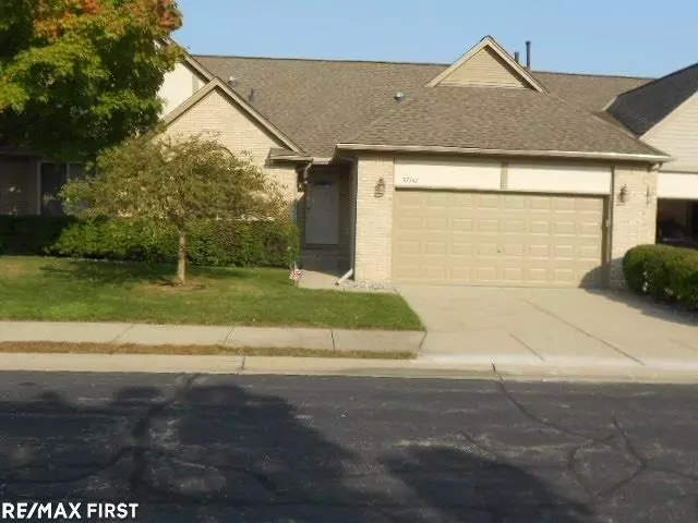 37742 Pebble Pointe Ct, Clinton Township, MI 48038