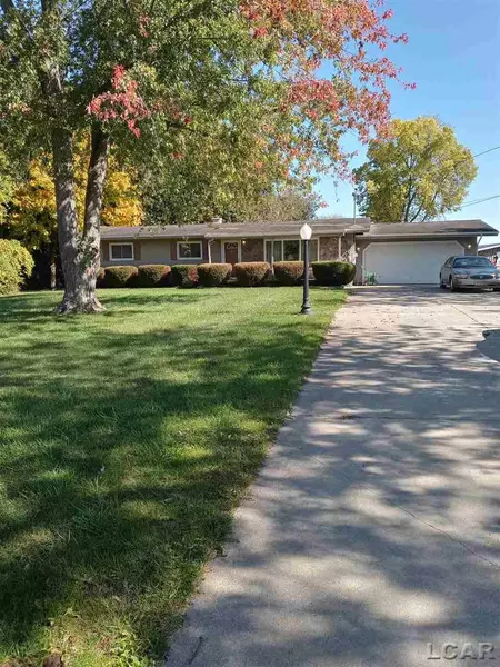 1504 Glenview, Adrian, MI 49221