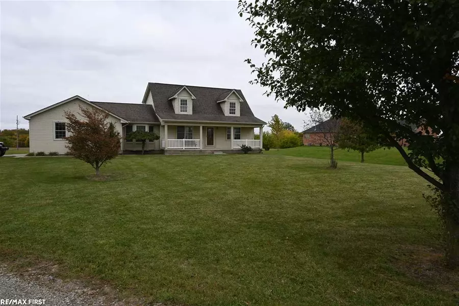 5381 kidder, Almont Twp, MI 48003