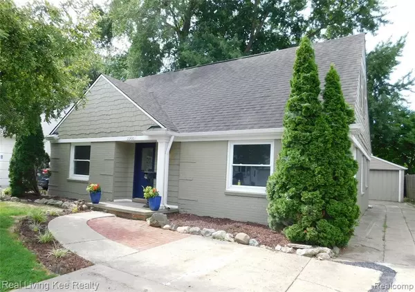 22436 LAKELAND Street, Saint Clair Shores, MI 48081 2324