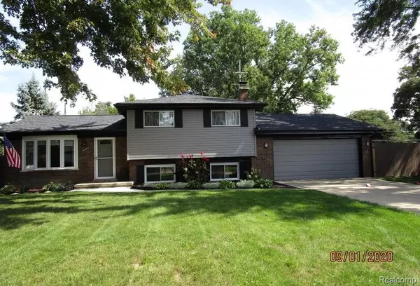 39404 CLOVERLEAF Street,  Harrison Twp,  MI 48045 1736