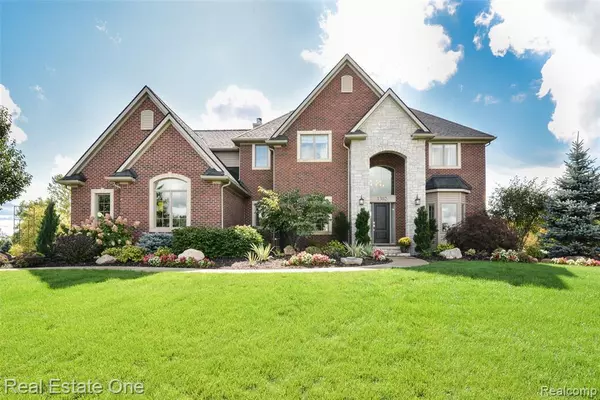 1302 STARLIGHT CRT, Howell, MI 48843-6153