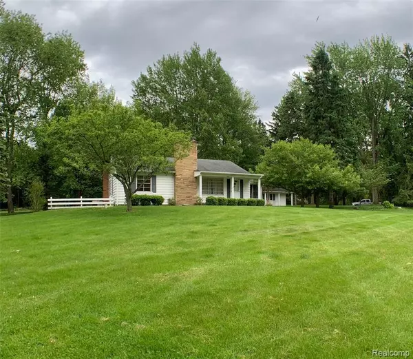 1235 AVON Circle, Rochester Hills, MI 48309 3006