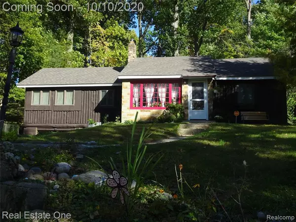 2172 DENBY Drive, Waterford, MI 48329 3803