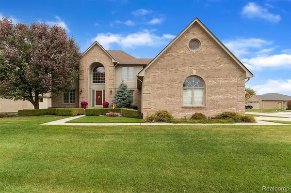 Macomb, MI 48044,48496 PIN OAK Drive