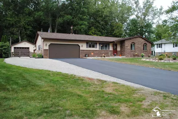 Lambertville, MI 48144,8481 Saratoga Dr