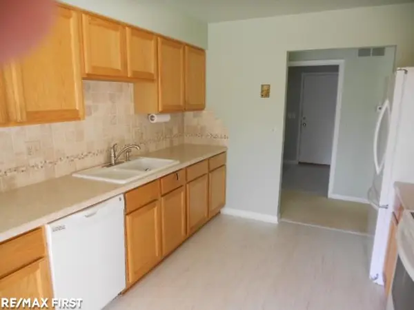 Clinton Township, MI 48038,37742 Pebble Pointe Ct