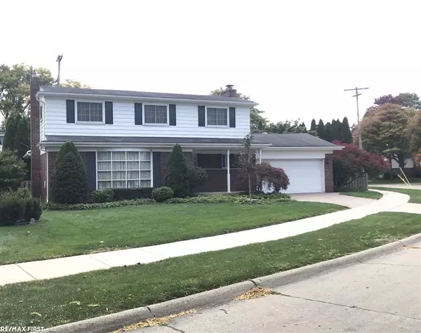 23220 Robert John Street,  Saint Clair Shores,  MI 48080