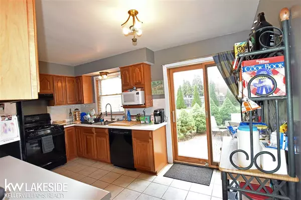 Shelby Twp, MI 48317,47095 Greenview Rd