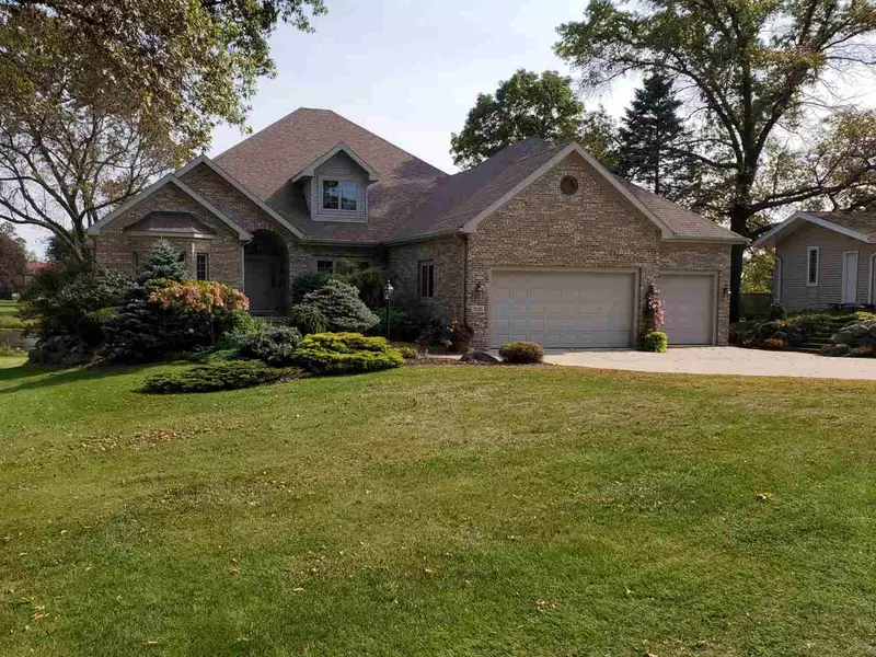 7026 Bridgeman Rd, Deforest, WI 53532