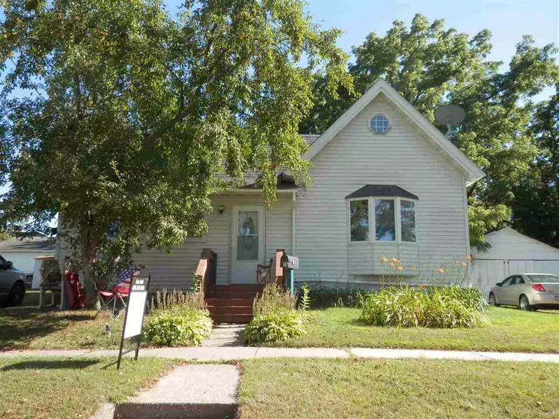 313 E Juneau St, Tomah, WI 54660