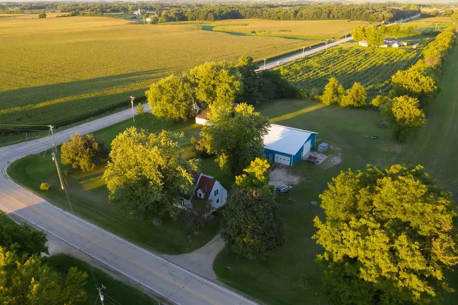 N8278 County Road I, Burnett, WI 53922