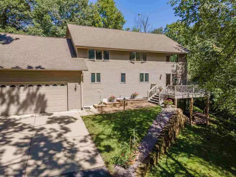 S11415 Seitz Rd, Sauk City, WI 53583