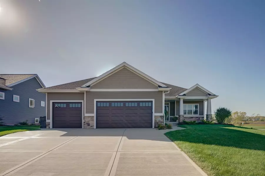 6593 Wolf Hollow Rd, Windsor, WI 53598