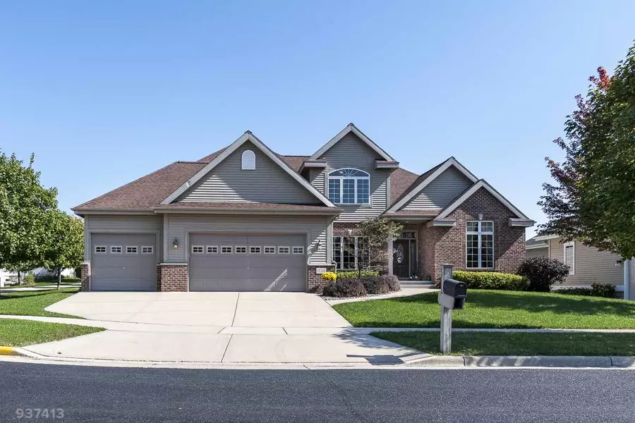 1720 Daily Dr, Waunakee, WI 53597