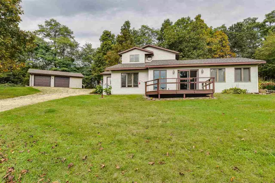 W6306 Gorman Rd, Rio, WI 53960