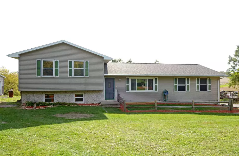 2446 Erickson St, Stoughton, WI 53589