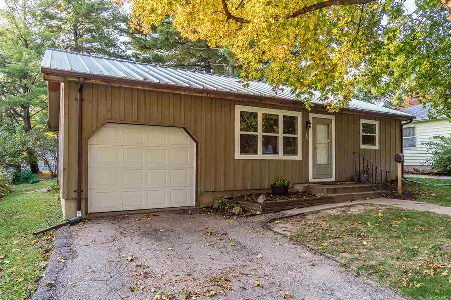 409 Rachael Rd, Baraboo, WI 53913