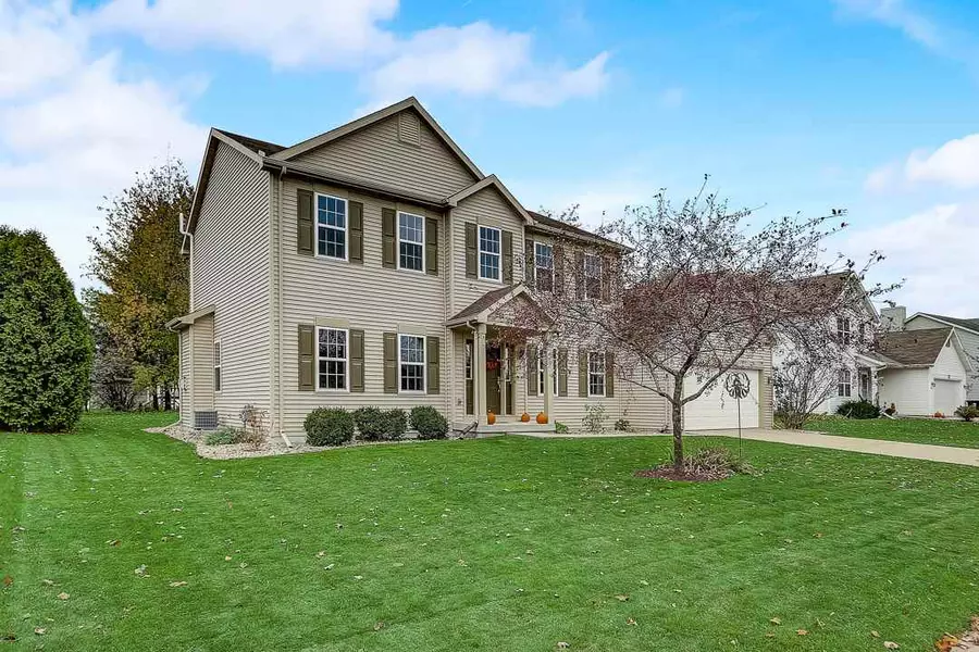 1477 St Albert The Great Dr, Sun Prairie, WI 53590