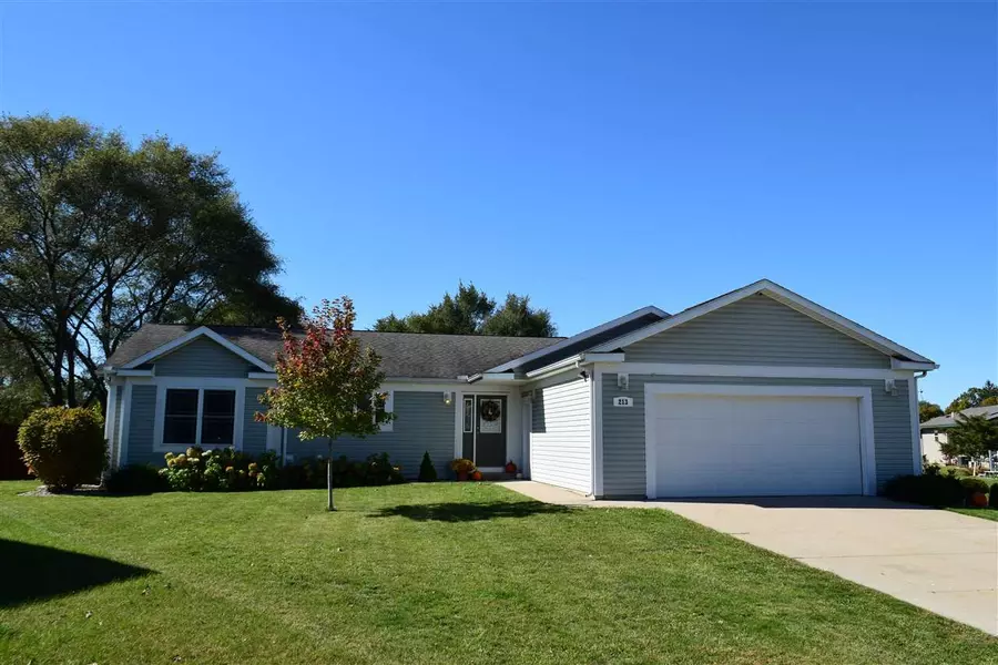 213 Allye Ct, Pardeeville, WI 53954-8055