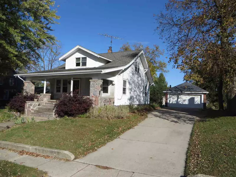 312 Washington St, Fairwater, WI 53919