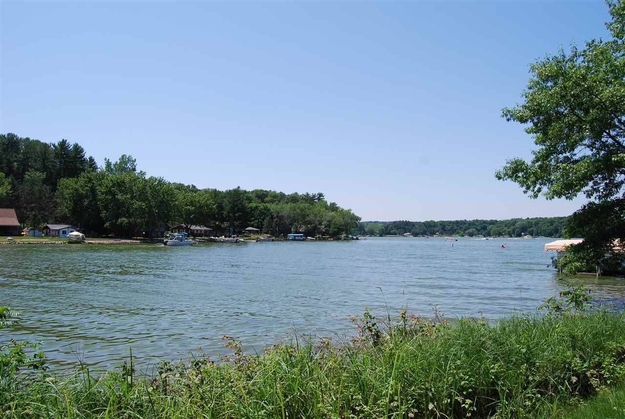 L2 Kingfisher Cir, La Valle, WI 53941