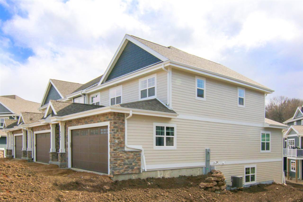 Deforest, WI 53532,6545 Conservancy Ct #15