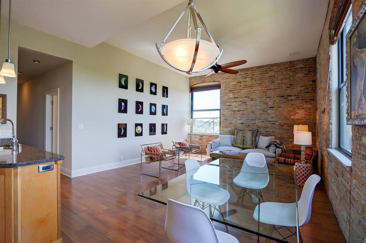 Madison, WI 53703,123 N Blount St #504