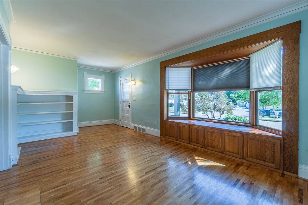 Baraboo, WI 53913,126 8th Ave