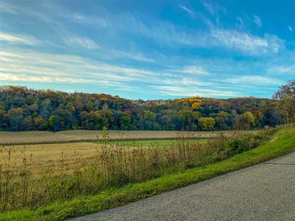 Mazomanie, WI 53560,5.25 Acres Shower Rd