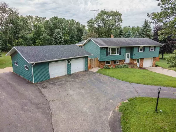 E7065 LaBansky Rd, Reedsburg, WI 53959