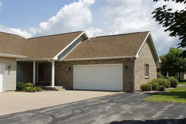 624 Prairie Hills Dr, Dodgeville, WI 53533