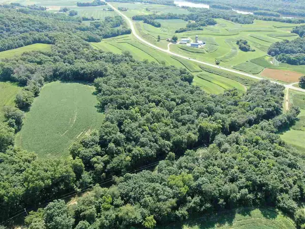 Prairie Du Chien, WI 53821,65 Acres M/L Hwy 60