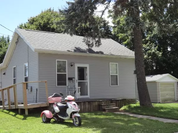 45 E Dewey St, Platteville, WI 53818