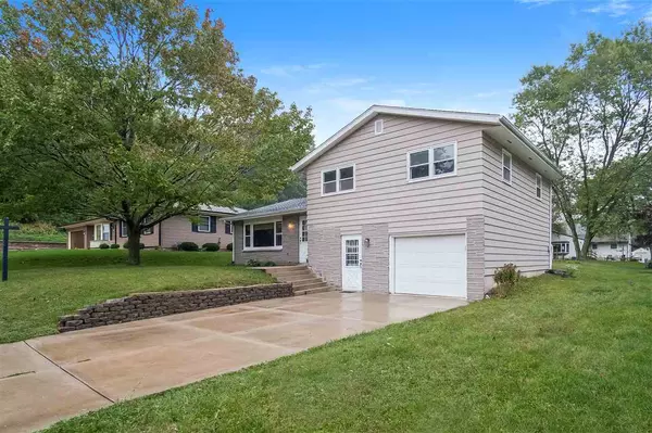 Cross Plains, WI 53528,2216 Spring St