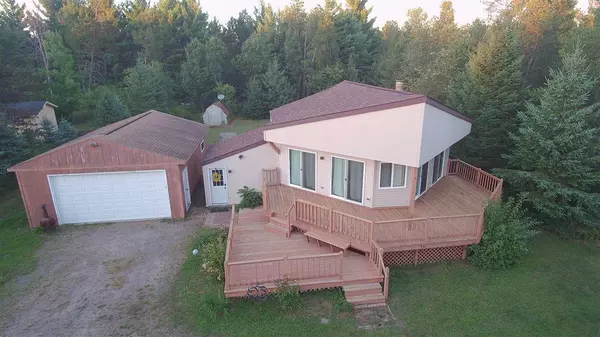 941 Essex Ct, Nekoosa, WI 54457