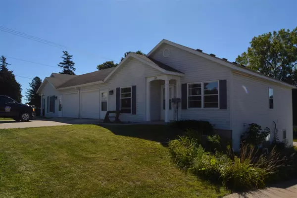 505 E Division St #2, Dodgeville, WI 53533