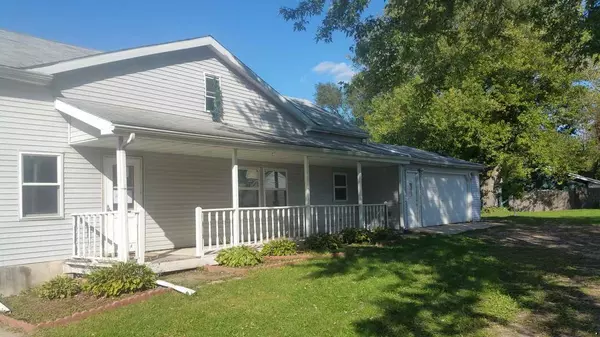 315 S Main St, Poynette, WI 53955