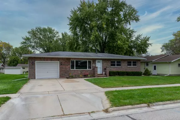 909 N Van Buren St, Stoughton, WI 53589