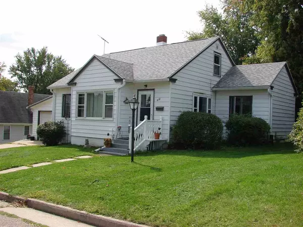 410 S Linn St, Dodgeville, WI 53533-1726