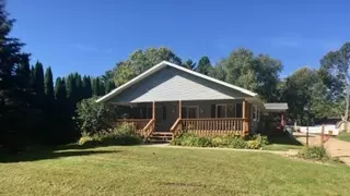 54 Cedar St, Ripon, WI 54971