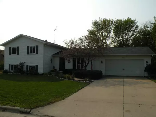 570 Russell Dr, Ripon, WI 54971