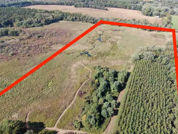 20 Ac Oshaukata Rd, Poynette, WI 53955