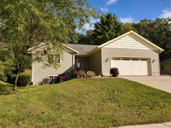 2230 Winfield Dr, Reedsburg, WI 53959