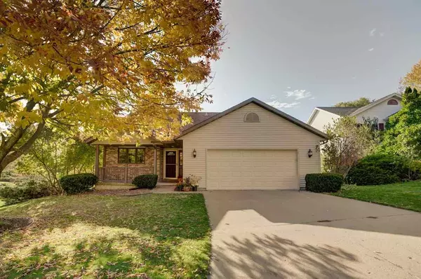 2 FLEISCHMAN CIR, Madison, WI 53719