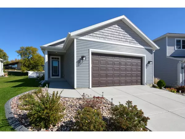 128 Red Bud Tr, Columbus, WI 53925