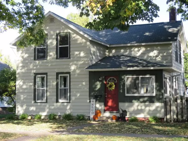 314 N WACOUTA AVE, Prairie Du Chien, WI 52157