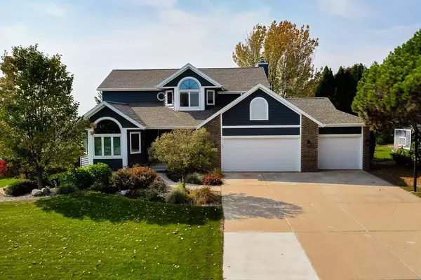 921 Lexington Way, Waunakee, WI 53597