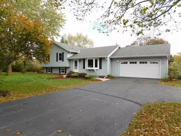 North Prairie, WI 53153-9704,417 Brian CT